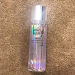 It cosmetics miracle water